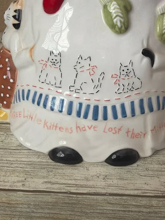 Dept 56 Three Little Kittens Storybook Collection Ceramic Teapot Cookie Jar - Picture 2 of 16